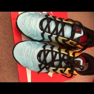 ❌SOLD❌VAPORMAX PLUS BLEACHED AQUA
